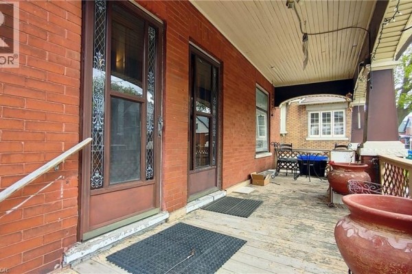 30 Hohner Avenue, Kitchener, ON N2H2V4 Photo 4
