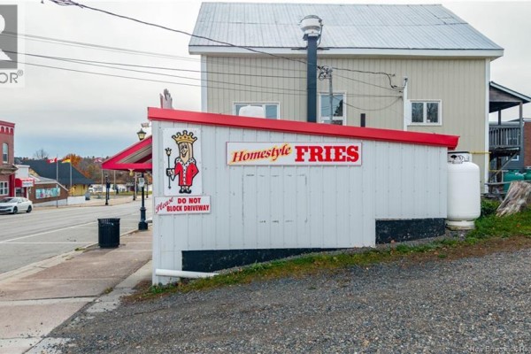 30 King Street, St  Stephen, NB E3L2C2 Photo 4