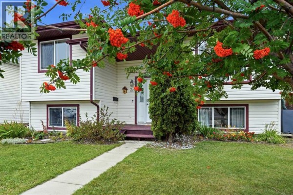 30 Kirkland Close, Red Deer, AB, photo 2