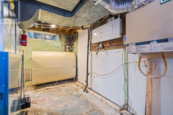 Basement furnace, oil tank, and electrical panel - 30 Kitchen Road S Huntsville
