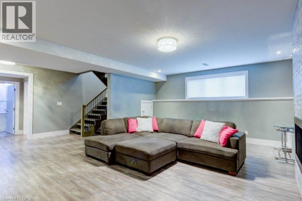 Cold room - 30 Lakeshore Road, Wasaga Beach, ON L9Z2Y3 Photo 5