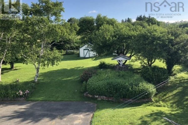 Family room - 30 Lovers Lane, Port Hastings, NS B9A1N3 Photo 4