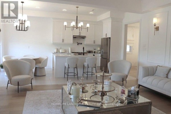 30 Mapleton Street, Richmond Hill, ON L4E1N1 Photo 4