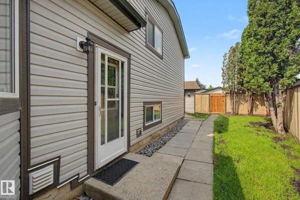 Family room - 30 Matthew Rd, Spruce Grove, AB T7X2R2 Photo 4