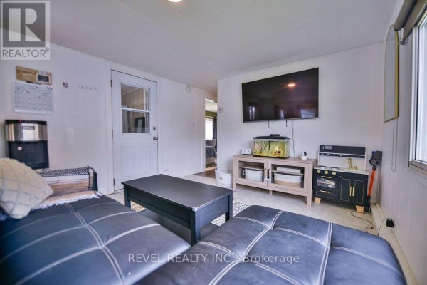 Bedroom 2 - 30 Notre Dame, Timmins, ON P4R0C9 Photo 4