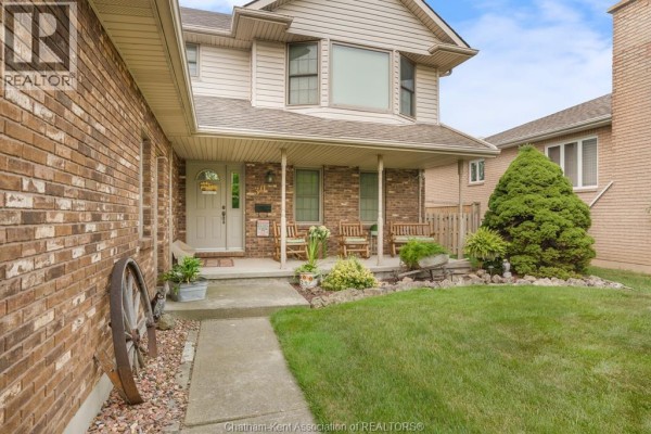 Office - 30 Orangewood Boulevard, Chatham, ON N7L5H1 Photo 3