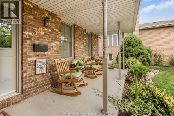 Den - 30 Orangewood Boulevard, Chatham, ON N7L5H1 Photo 4