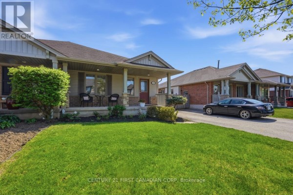 30 Pear Tree Avenue, St  Thomas, ON, photo 3