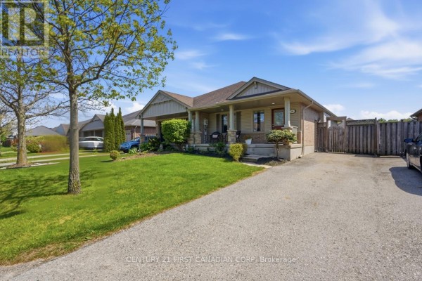 Kitchen - 30 Pear Tree Avenue, St  Thomas, ON N5R0B5 Photo 5