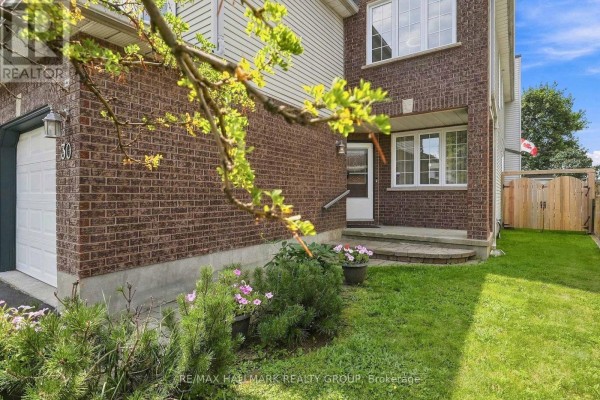 30 Rowe Drive, Ottawa, ON K2L3Y3 Photo 2