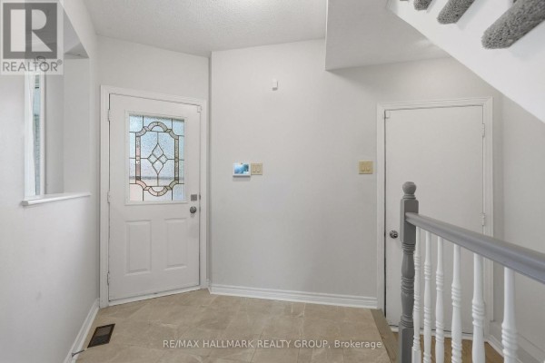 30 Rowe Drive, Ottawa, ON K2L3Y3 Photo 3