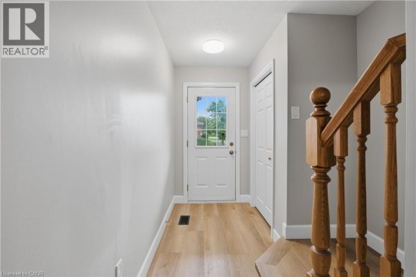 Bedroom - 30 S Imperial Road Unit# 3, Guelph, ON N1K1Y5 Photo 5