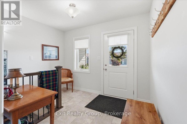 Bedroom 2 - 30 Sandhu Crescent, Belleville, ON K8P0G6 Photo 3