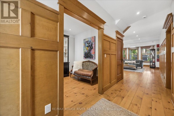 Living room - 30 Springbank Avenue, Toronto, ON M1N1G3 Photo 3
