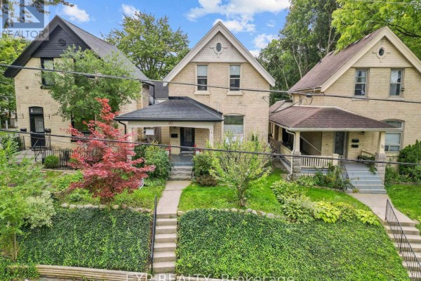 30 Springbank Drive, London South