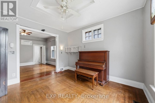 Dining room - 30 Springbank Drive, London South, ON N6J1E3 Photo 2