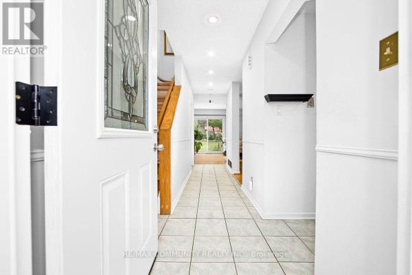 30 Stanbridge Court, Toronto, ON, photo 3