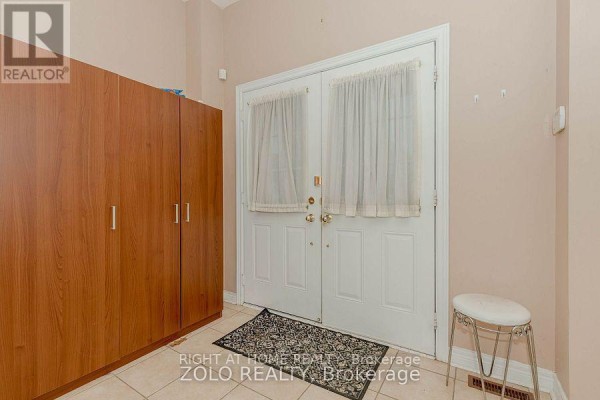 30 Tatra Crescent, Brampton, ON, photo 3