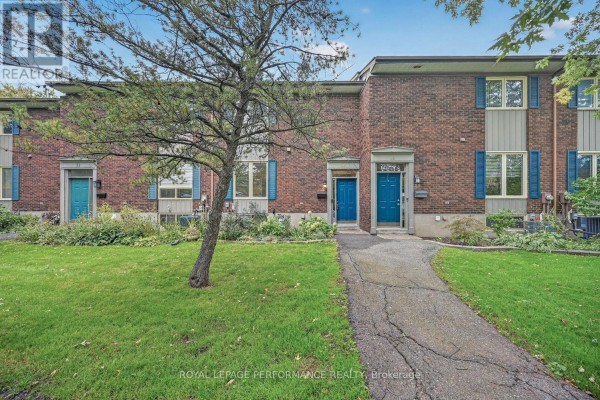 30 Viewpointe Private, Ottawa