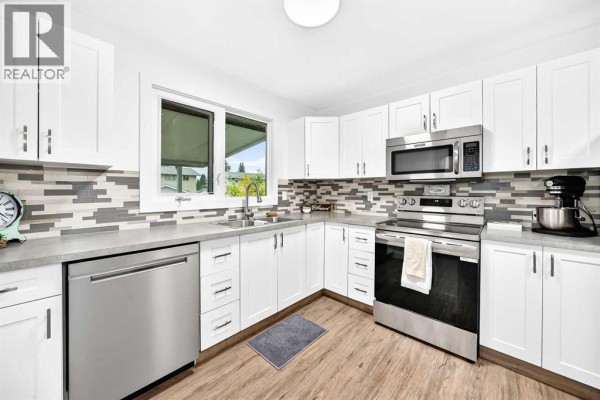 4pc Bathroom - 30 Welliver Street, Red Deer, AB T4N5W6 Photo 5