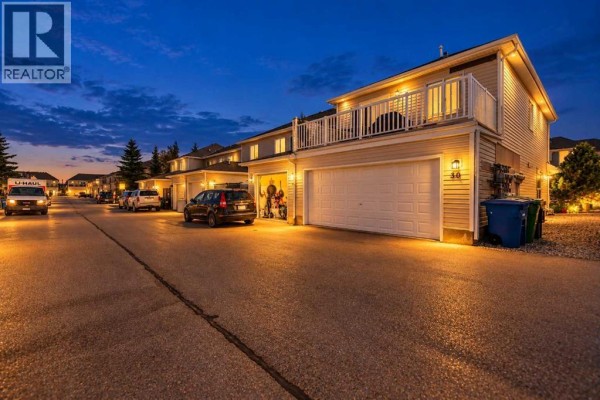 30 Windstone Lane Sw, Airdrie, AB, photo 2