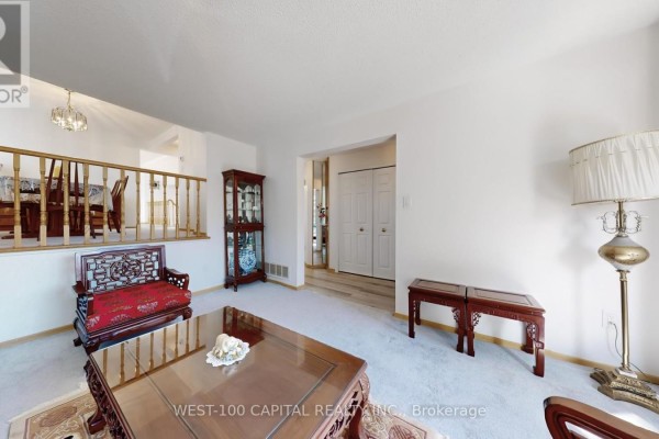 30 Wintermute Boulevard, Toronto, ON, photo 3