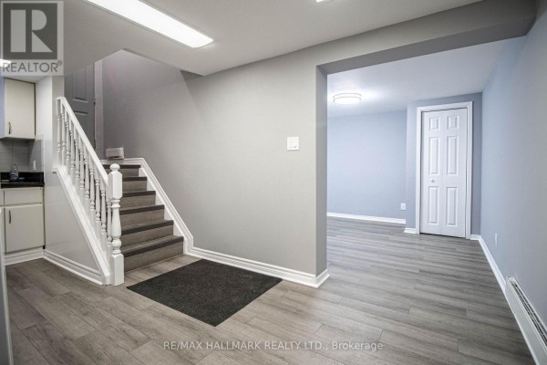 300 - 123 Dunn Avenue, Toronto, ON M6K2R8 Photo 3