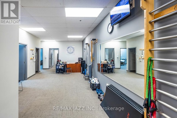300 - 274 Mackenzie Avenue, Ajax, ON, photo 3