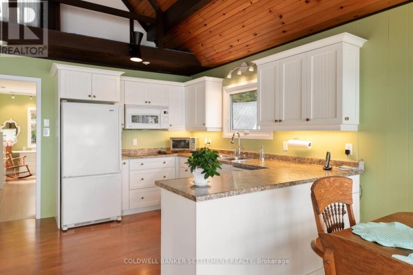 300 & 302 Isobel Lane, Tay Valley, ON, photo 3