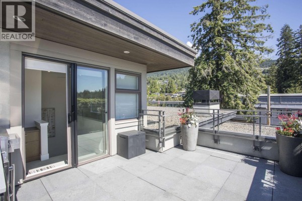 300 2432 Haywood Avenue, West Vancouver, BC V7V1Y1 Photo 4