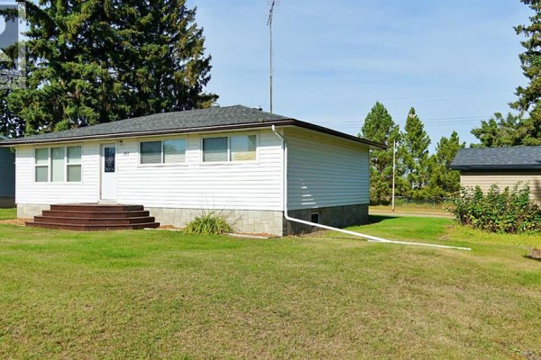 Family room - 300 3 Street N, Marwayne, AB T0B2X0 Photo 2