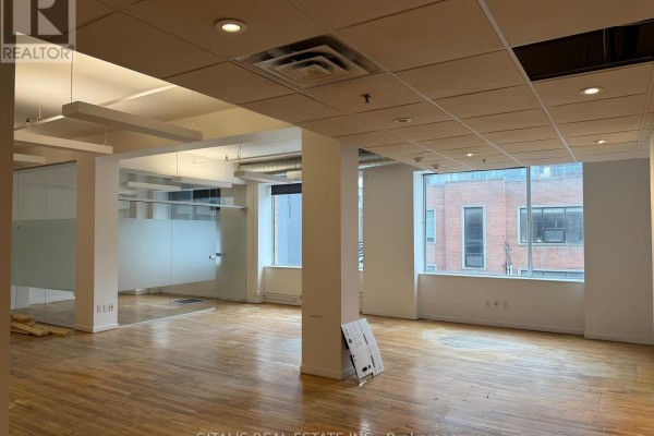 300-301 - 460 Richmond Street W, Toronto, ON, photo 2