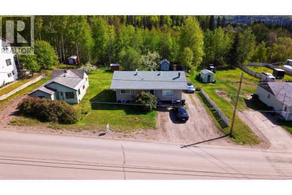 Kitchen - 300 8th Avenue, Burns Lake, BC V0J1E0 Photo 2