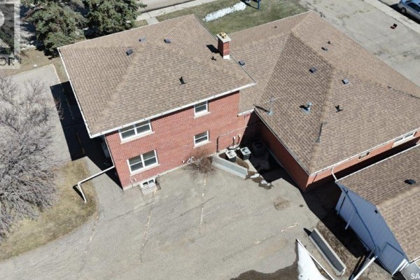 300/302 8th Avenue W, Kindersley, SK S0L1S0 Photo 5