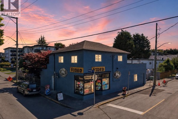 300 Beckley Ave, Victoria, BC V8V1J6 Photo 2