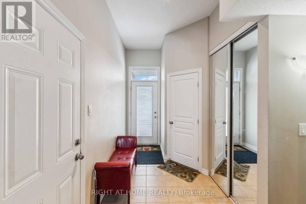 Living room - 300 Cooks Mill Crescent, Ottawa, ON K1V2N3 Photo 2