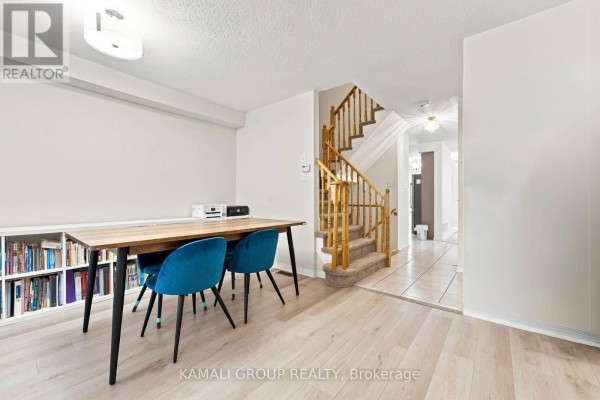 300 Flagstone Way, Newmarket, ON, photo 3