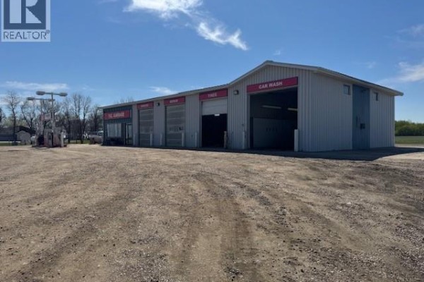 300 Frontage Street, Cut Knife, SK S0M0N0 Photo 2