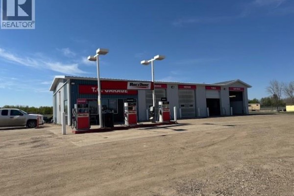 300 Frontage Street, Cut Knife, SK S0M0N0 Photo 3