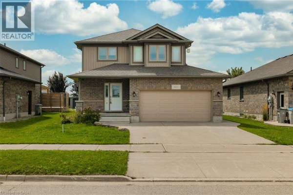 3pc Ensuite bath - 300 Hutton Street E, Listowel, ON N4W0C1 Photo 2