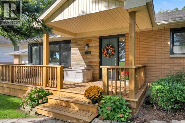 3pc Bathroom - 300 Indian Creek Road East, Chatham, ON N7M0M8 Photo 4