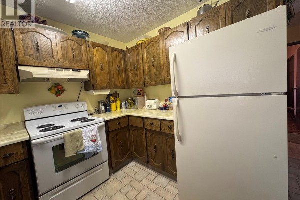 Kitchen/Dining room - 300 Livingstone Road, Pelly, SK S0A2Z0 Photo 4
