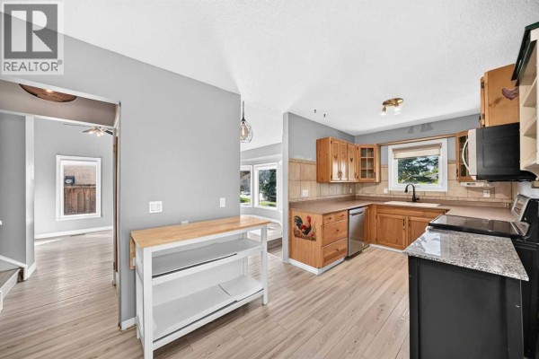 3pc Bathroom - 300 Marquis Place Se, Airdrie, AB T4A1X9 Photo 5