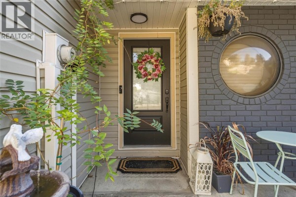 Laundry room - 300 Scenic Drive, Coldstream, BC V1B2X3 Photo 4