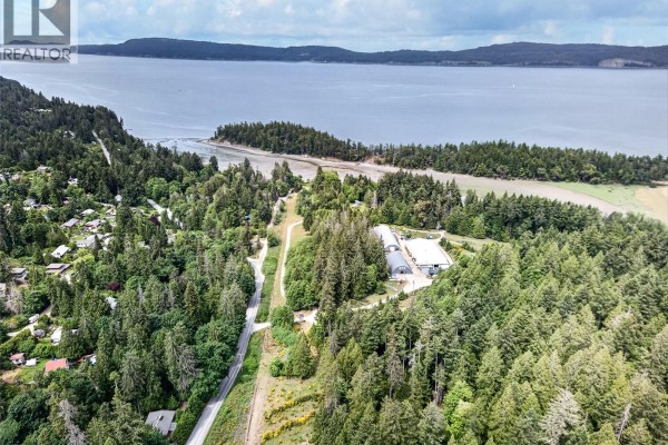 Bedroom - 300 Walkers Hook Rd, Salt Spring, BC V8K1N7 Photo 4