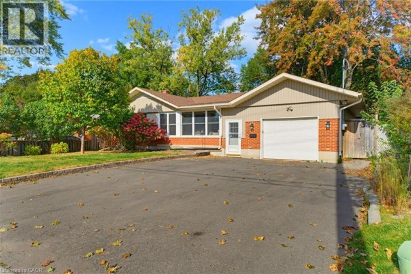 300 Westmount Road E, Kitchener, ON N2M4Z1 Photo 2
