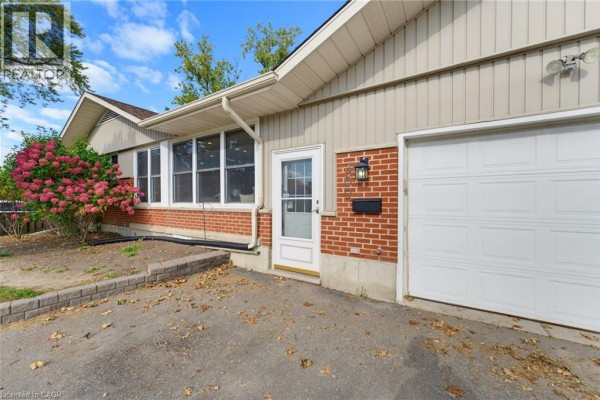 300 Westmount Road E, Kitchener, ON N2M4Z1 Photo 3