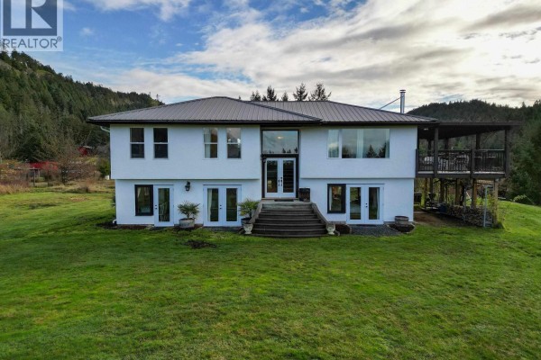 300 Wood Dale Drive, Mayne Island, BC V0N2J2 Photo 3