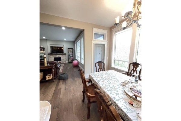 3000 Helc Place, Surrey, BC V3Z0C7 Photo 4