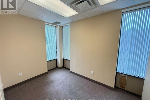 3000 Lawrence Avenue E, Toronto, ON M1P2V1 Photo 4